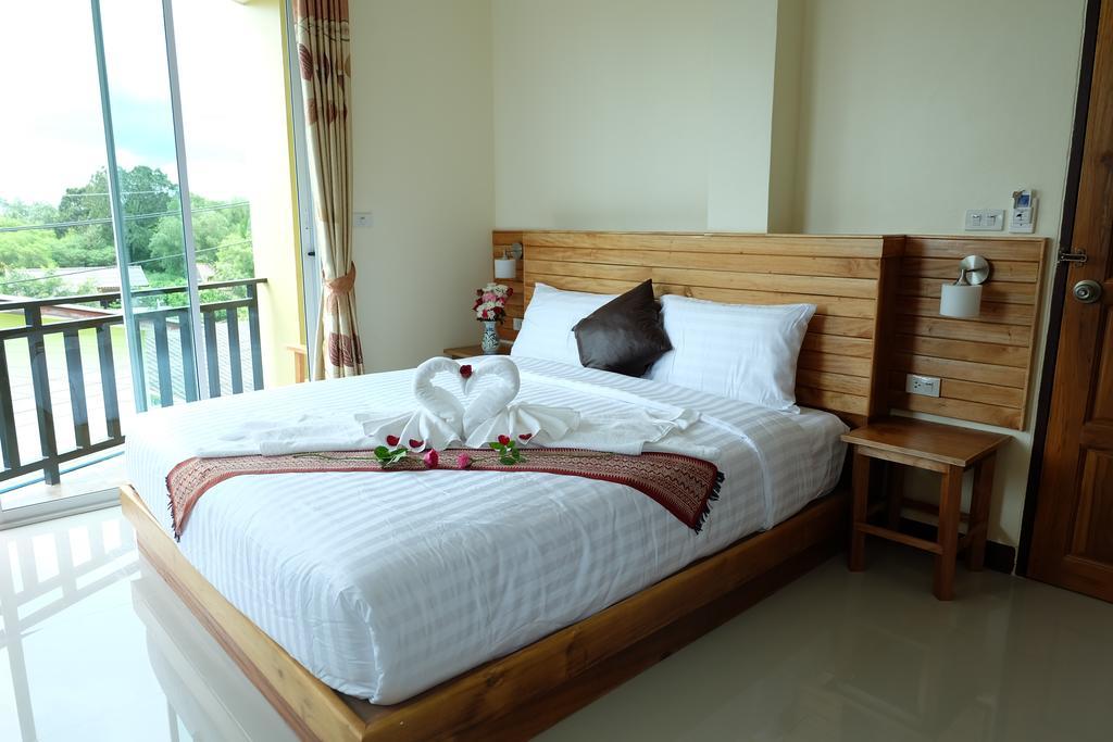 Chatin Guesthouse Khao Lak Exterior photo