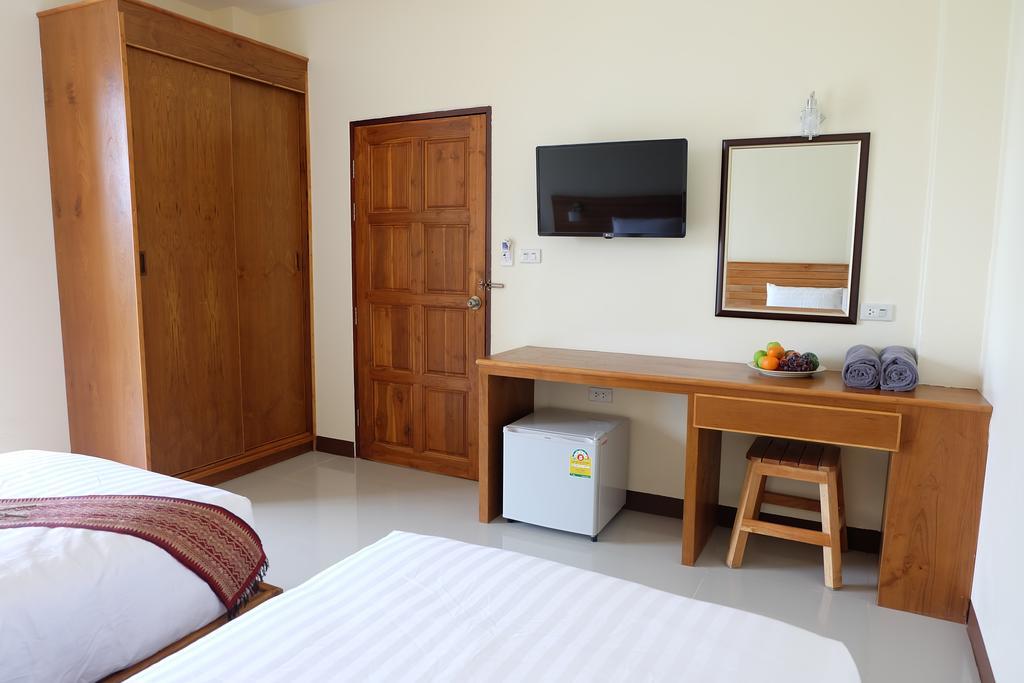 Chatin Guesthouse Khao Lak Exterior photo