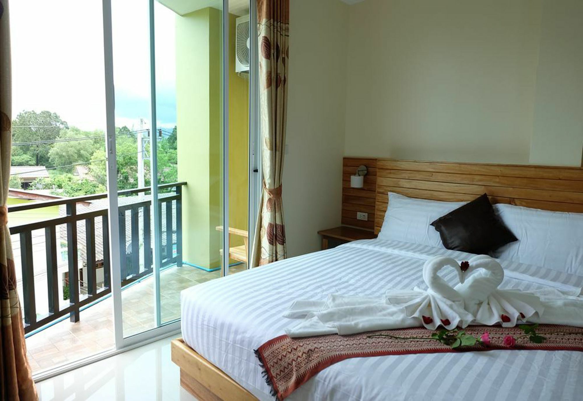 Chatin Guesthouse Khao Lak Exterior photo