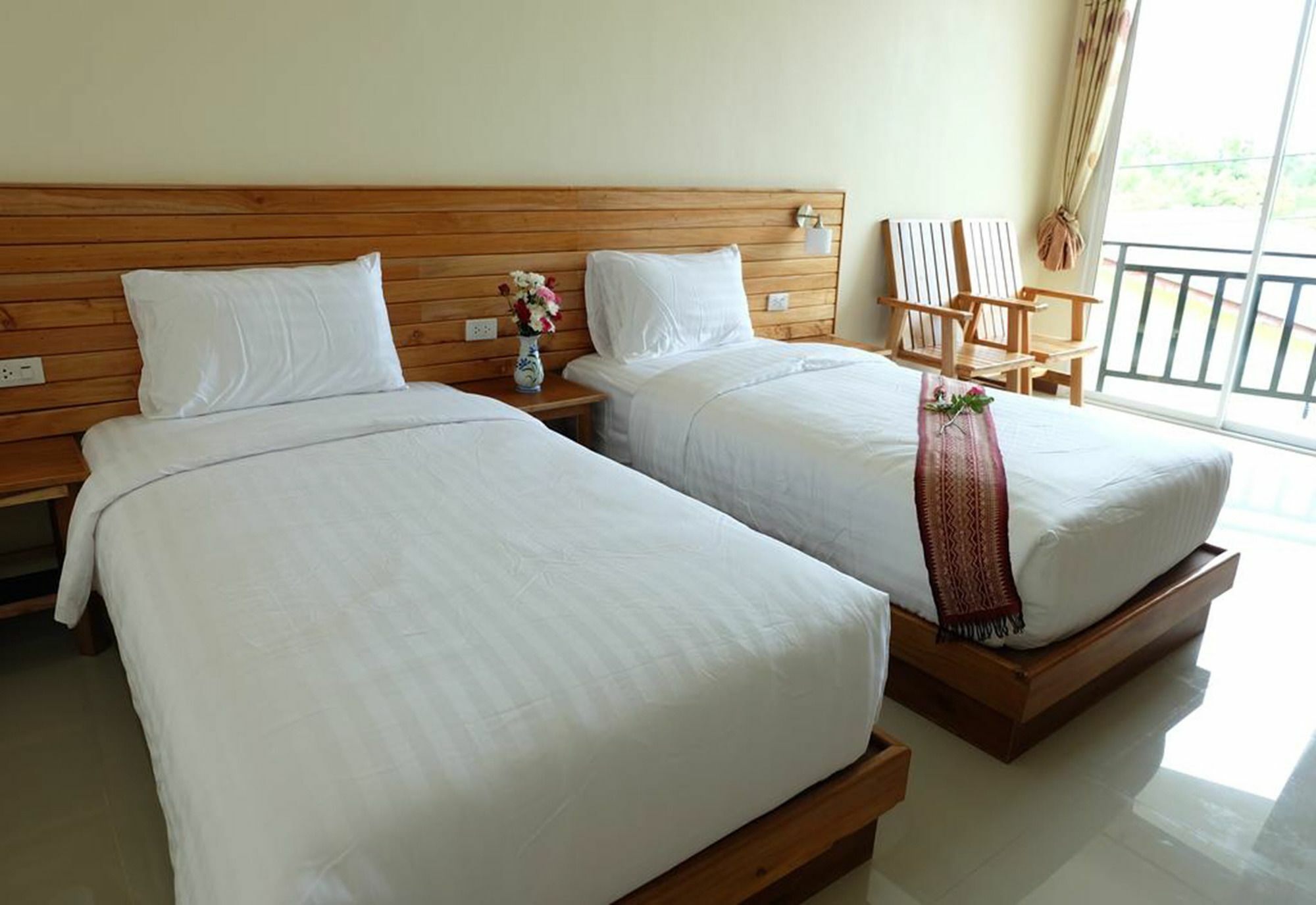 Chatin Guesthouse Khao Lak Exterior photo