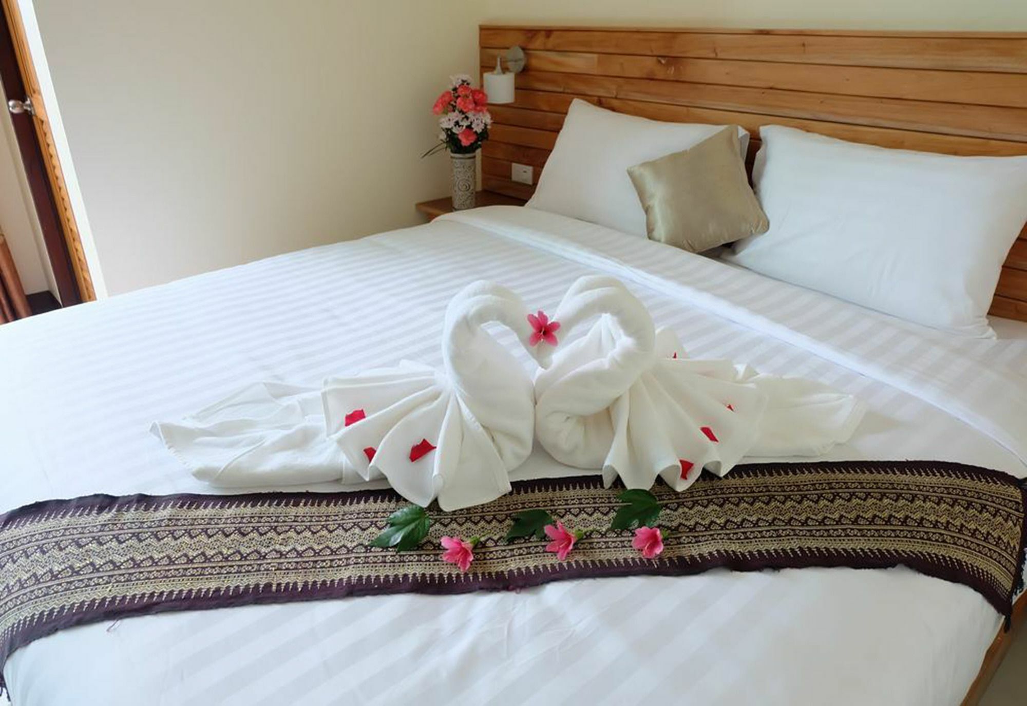 Chatin Guesthouse Khao Lak Exterior photo